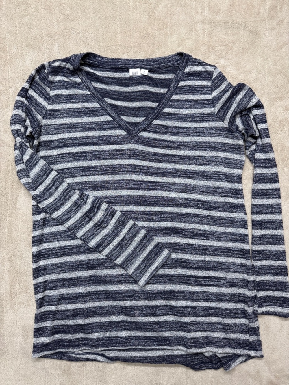 GAP Women’s Navy & Gray Striped V-Neck Long Sleeve Top